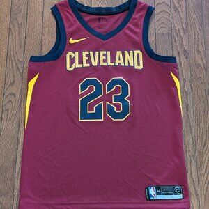 Lebron James Cleveland Cavaliers Icon Swingman Jersey - Size M